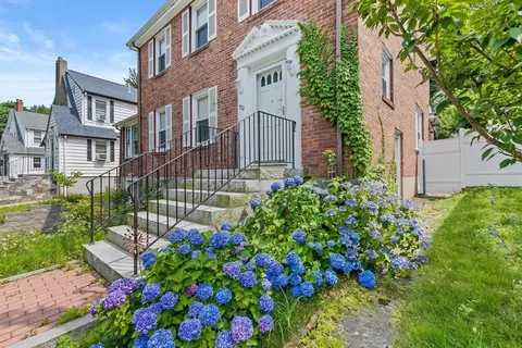 922 Furnace Brook Pkwy, Quincy, MA 02169