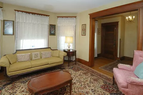 17 Beaumont Ter, Springfield, MA 01108 photo 3