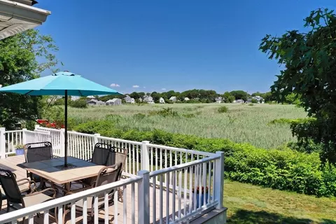 109 Silver Beach Ave, Falmouth, MA 02556