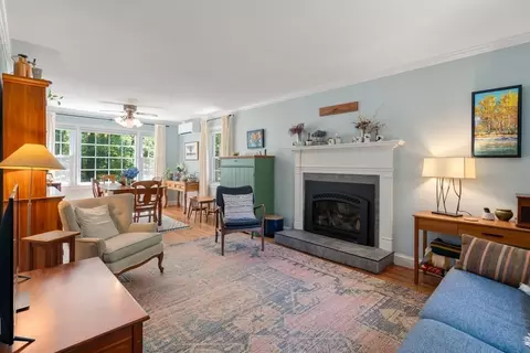 Living - 9 Smith St, Rehoboth, MA 02769 photo 1 of 2