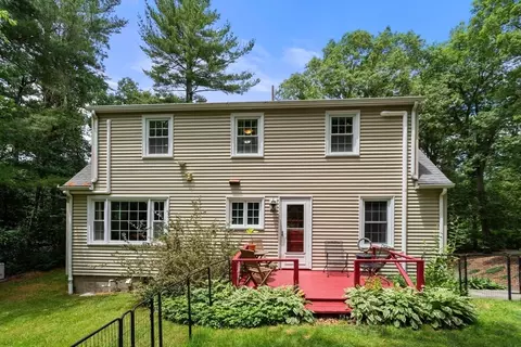Exterior - 9 Smith St, Rehoboth, MA 02769 photo 4 of 5