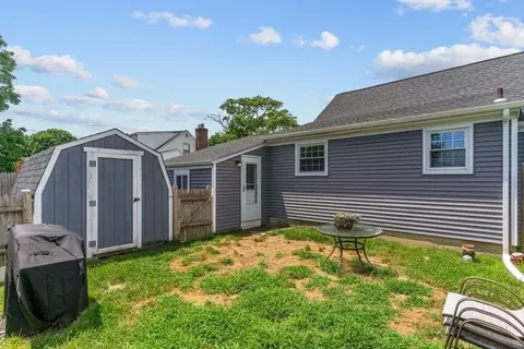 Exterior - 136 Circuit Dr, Warwick, RI 02889 photo 5 of 8