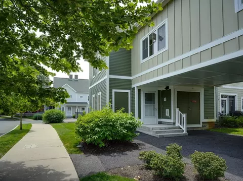 10 W Main St #407, Mattapan, MA 02126