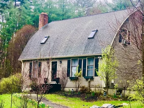 82 Elm St, Franklin, MA 02038