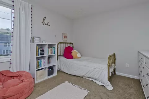 Bedroom - 167 Rolf Ave, Chicopee, MA 01020 photo 3 of 8