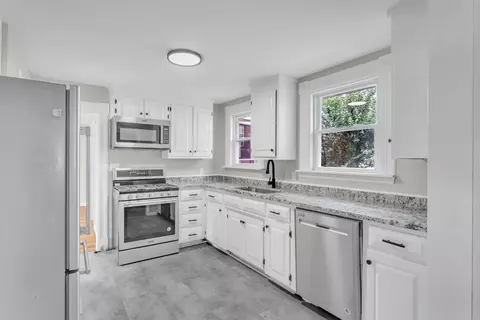88 Spring St, West Springfield, MA 01089 photo 9