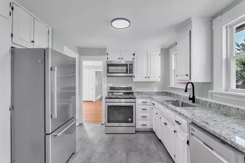 88 Spring St, West Springfield, MA 01089 photo 10