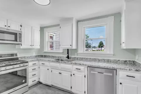 88 Spring St, West Springfield, MA 01089 photo 11