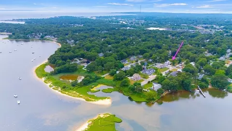 39 English St, Falmouth, MA 02536