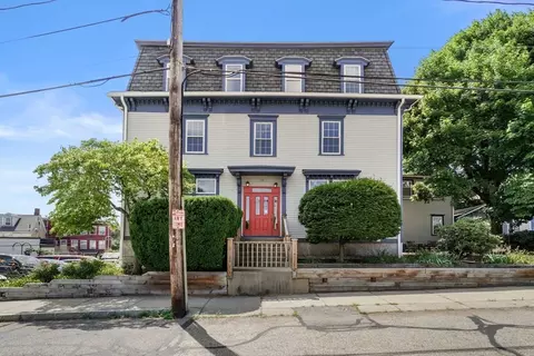 12 Walnut St #18, Natick, MA 01760