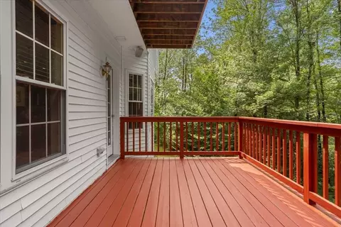 Exterior - 160 Brookside Dr, Gardner, MA 01440 photo 7 of 9