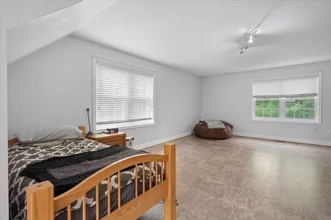 Bedroom - 160 Brookside Dr, Gardner, MA 01440 photo 6 of 6