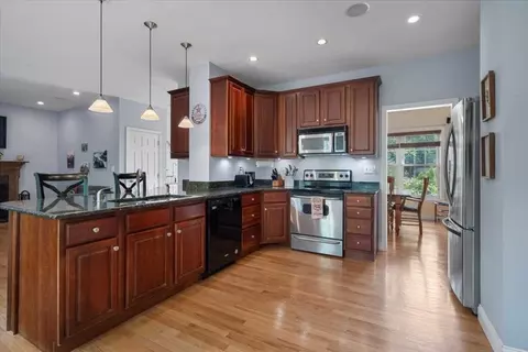 Kitchen - 160 Brookside Dr, Gardner, MA 01440 photo 2 of 4