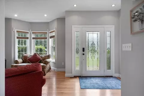 Entry Way - 160 Brookside Dr, Gardner, MA 01440 photo 1 of 2