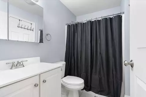 Bath - 160 Brookside Dr, Gardner, MA 01440 photo 4 of 4
