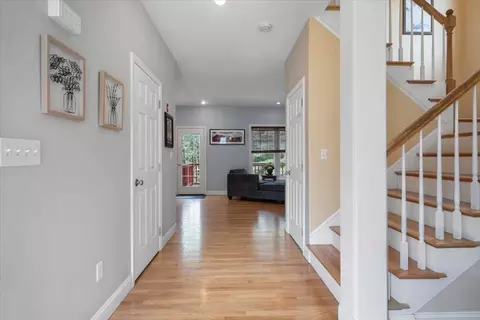 Entry Way - 160 Brookside Dr, Gardner, MA 01440 photo 2 of 2