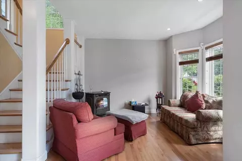 Living - 160 Brookside Dr, Gardner, MA 01440 photo 1 of 3
