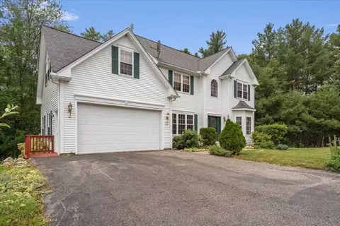 Exterior - 160 Brookside Dr, Gardner, MA 01440 photo 4 of 9