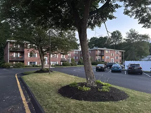 90 Neponset St #804, Canton, MA 02021