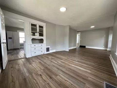 4 Langdon, Springfield, MA 01104 photo 9