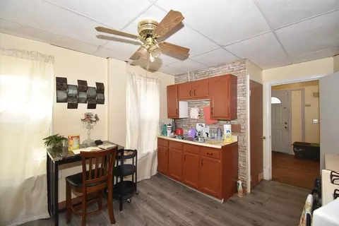 98 Alderman St, Springfield, MA 01108 photo 8