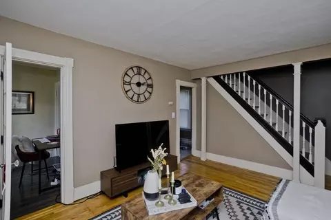 39 Dewey St, Chicopee, MA 01020 photo 5