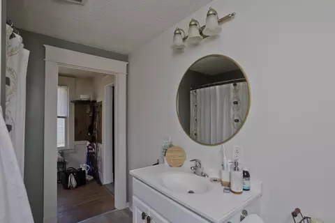 39 Dewey St, Chicopee, MA 01020 photo 15