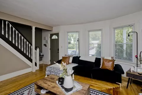 39 Dewey St, Chicopee, MA 01020 photo 2