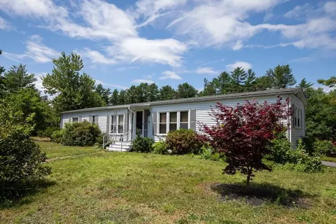 2 Roosevelt Rdg, Carver, MA 02330