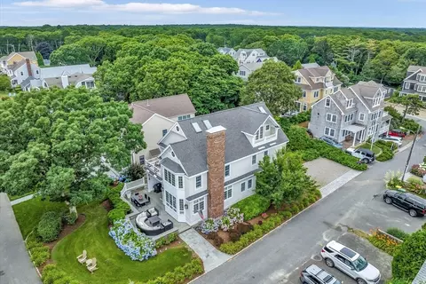 17 Cross St, Mashpee, MA 02649 photo 2