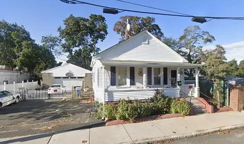 24 Governors Dr, Winthrop, MA 02152