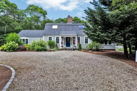 75 The Hunt Cir, Mashpee, MA 02649