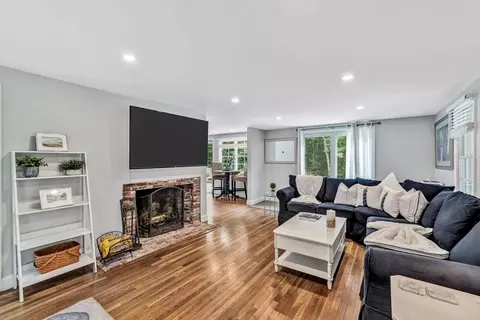 75 The Hunt Cir, Mashpee, MA 02649 photo 4
