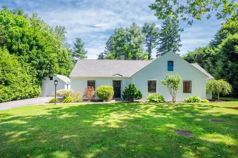 18 Whittemore St, Concord, MA 01742