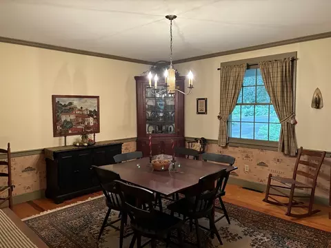 Dining - 160 Greenwich Rd, Hardwick, MA 01082 photo 2 of 3