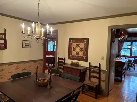 Dining - 160 Greenwich Rd, Hardwick, MA 01082 photo 3 of 3
