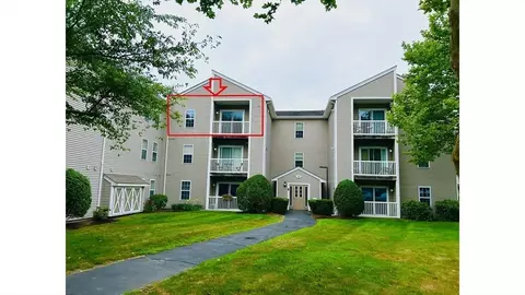 4 Marc Dr #4B9, Plymouth, MA 02360