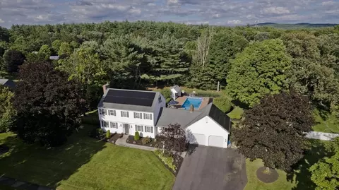 12 Stonegate Cir, Wilbraham, MA 01095