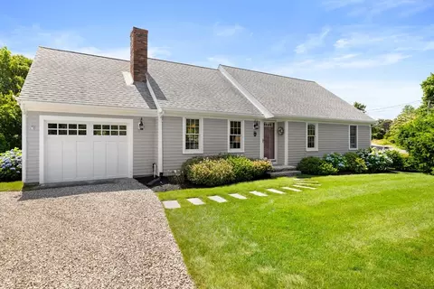 41 Seaquanset Rd, Chatham, MA 02633