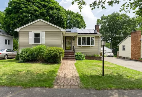 26 Makepeace, Saugus, MA 01906