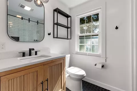 Bath - 17 Commodore Rd, Worcester, MA 01602 photo 1 of 3