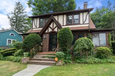 Exterior - 17 Commodore Rd, Worcester, MA 01602 photo 2 of 5
