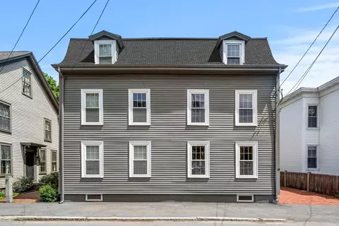 47 Prospect St, Newburyport, MA 01950