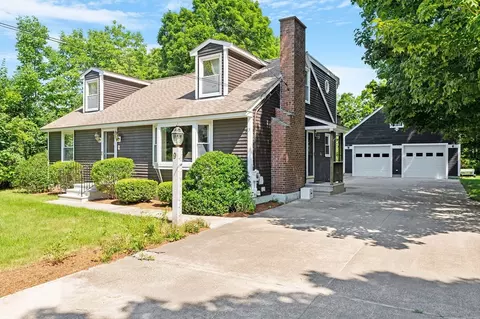 9 Maple St, Upton, MA 01568