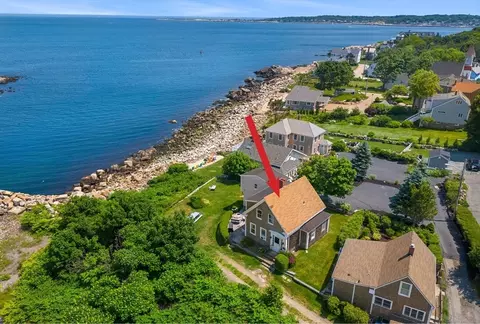 4 Edgemere Rd, Rockport, MA 01966