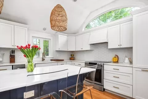 28 Crowes Ln, Hingham, MA 02043 photo 10