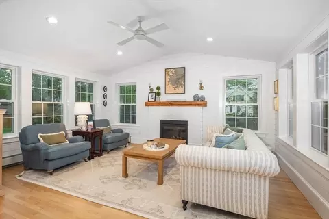28 Crowes Ln, Hingham, MA 02043 photo 3