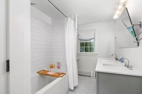 28 Crowes Ln, Hingham, MA 02043 photo 25
