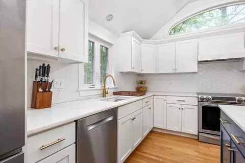 28 Crowes Ln, Hingham, MA 02043 photo 12