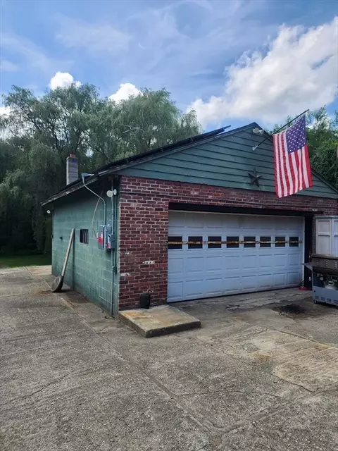 Exterior - 100 Locust Ave, Worcester, MA 01604 photo 4 of 5